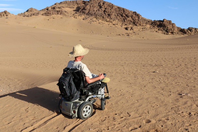 Il est handicapé… et il rêvait de parcourir le désert !